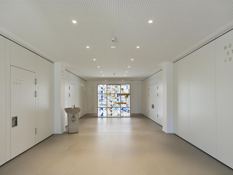Церковь Кёльн-Вайденпеш / harris + kurrle Architekten BDA - Фотография интерьера