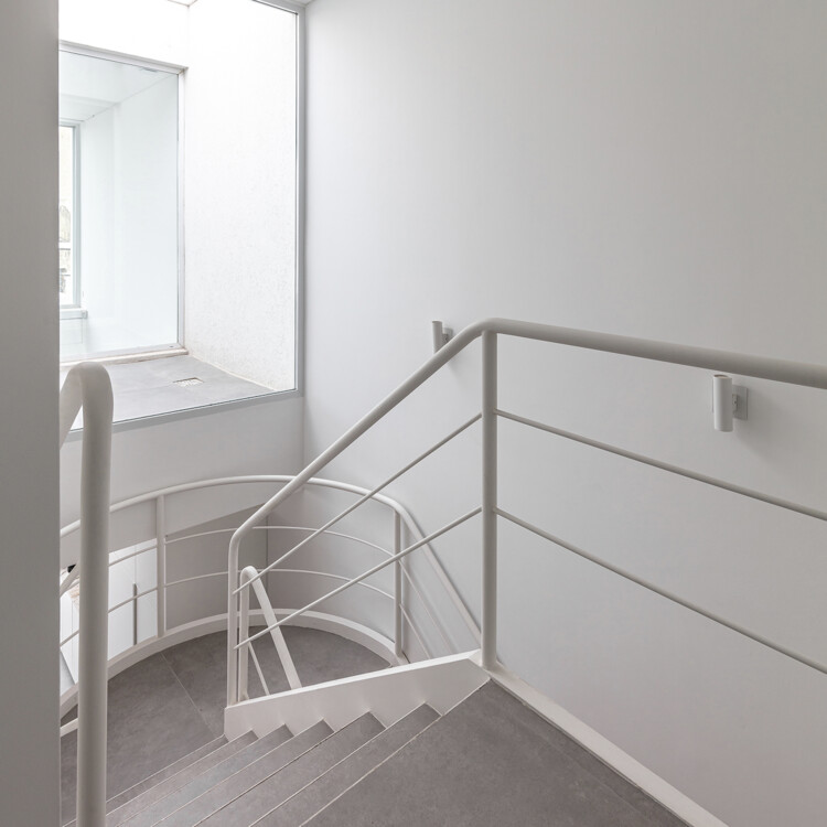 Vivienda DISA / Томас Мельникович - Фотография интерьера, перила