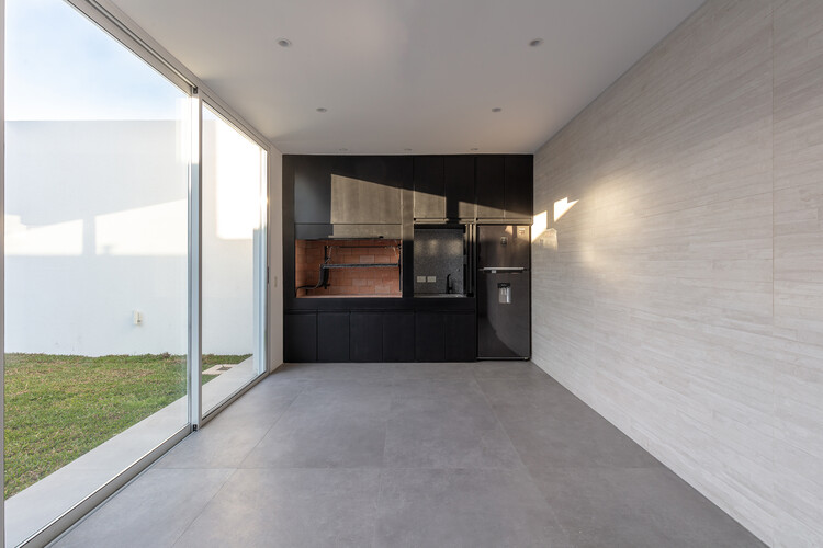 Vivienda DISA / Tomas Mielnikowicz - Фотография интерьера, кухни, бетона