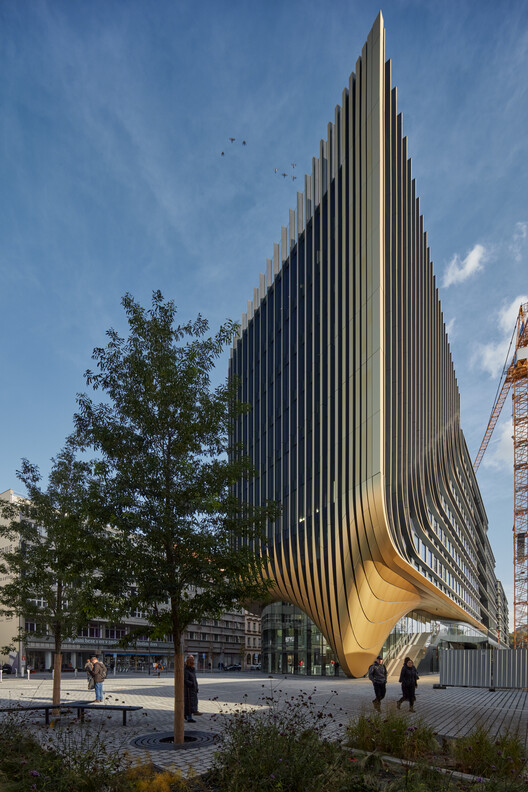 Здание Масарычка / Zaha Hadid Architects – Фотография экстерьера