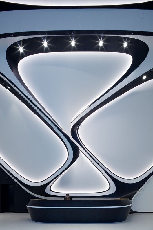 Здание Масарычка / Zaha Hadid Architects - Фотография интерьера, ванная комната