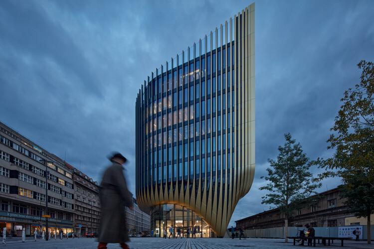 Здание Масарычка / Zaha Hadid Architects - Экстерьерная фотография, фасад