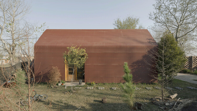Библиотека Красного дома / Estudio Arzubialde - Фотография экстерьера, фасад, окна