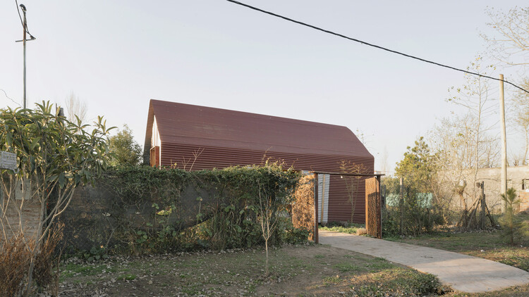 Библиотека Красного дома / Estudio Arzubialde – Фотография экстерьера
