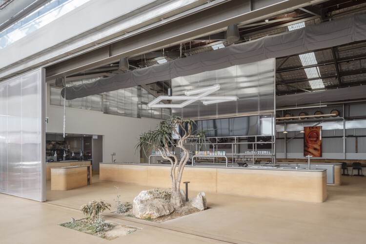 Modus Operandi Merewether Brewery / Preвалентное — фотография интерьера, кухня, балка