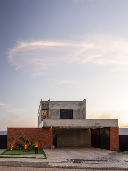 Дом Ван / FB+MP Arquitetos Associados - Фотография снаружи, фасад, окна