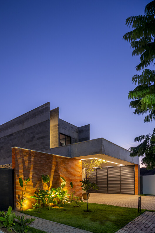 Дом Ван / FB+MP Arquitetos Associados - Фотография экстерьера, окна, фасад