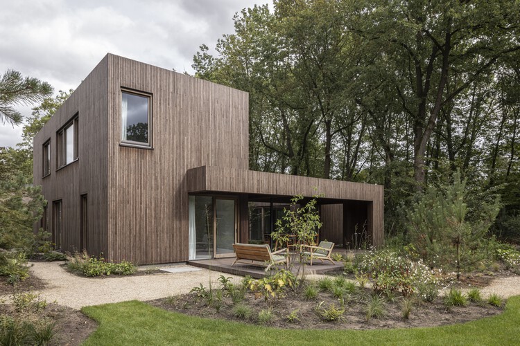 Вилла с открытым парком / i29 Architects - Фотография экстерьера, окна, фасад, сад
