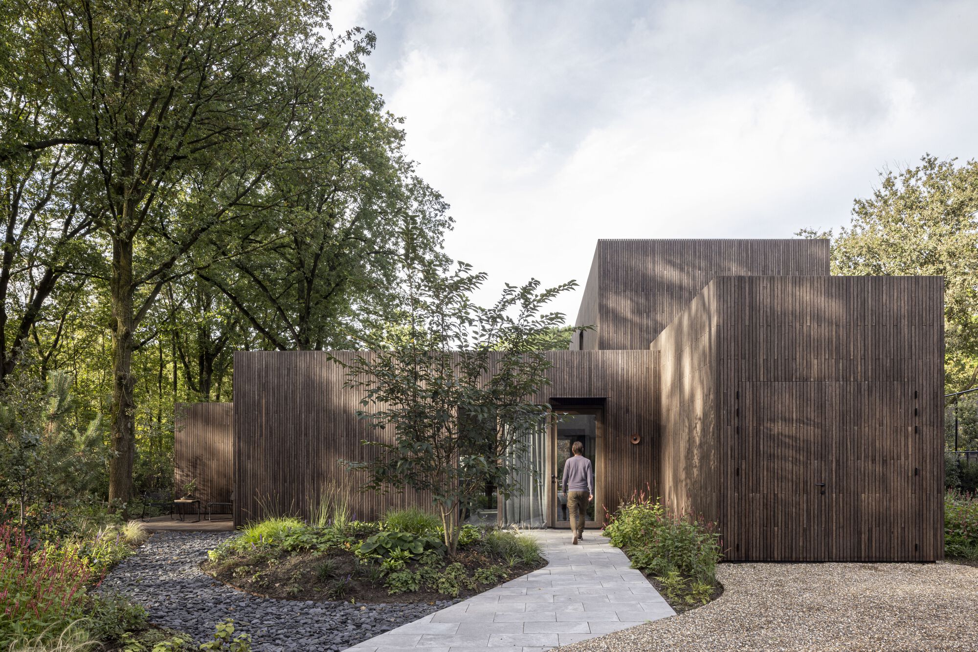 Вилла с открытым парком / i29 Architects