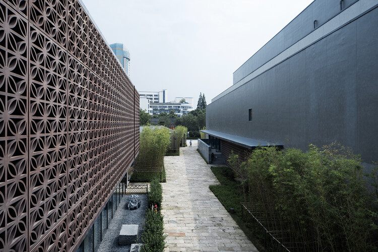 Площадь Цай Юаньпей и библиотека Цземиня / UAD - ACRC - Фотография экстерьера, фасад
