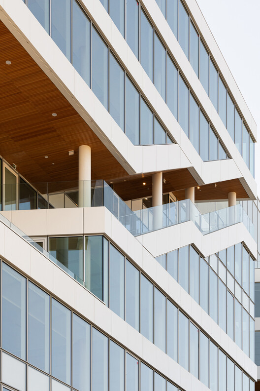 Wonder Building / Coldefy - Фотография интерьера, лестницы, окна, фасад, перила