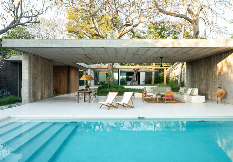 Mayo House / Elástica Studio - Фотография интерьера, стул