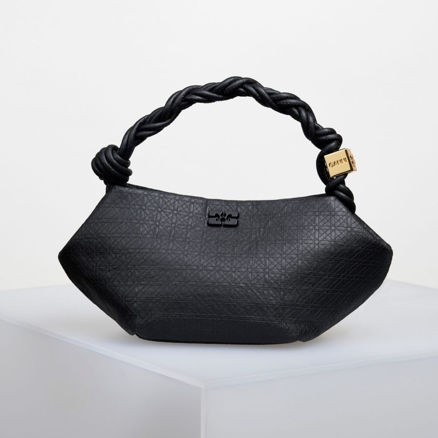 Сумка Bou Bag из бактериальной наноцеллюлозы от Ganni и Modern Synthesis от LDF.