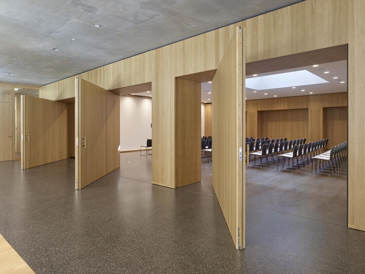 Сервисный центр Sparkasse Markgräflerland в Вайль-на-Рейне / LRO GmbH & Co. KG Freie Architekten BDA - Фотография интерьера