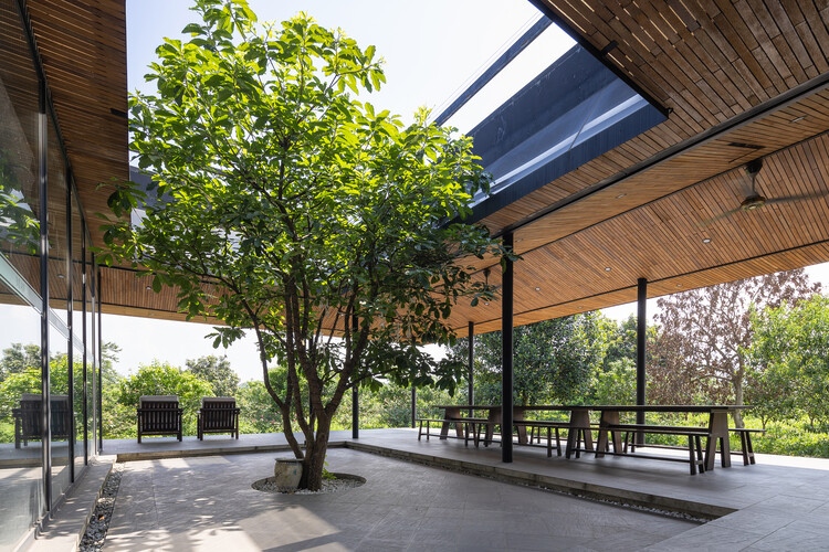 Dong Mo Farmhouse / Idee Architects - Экстерьерная фотография, двор