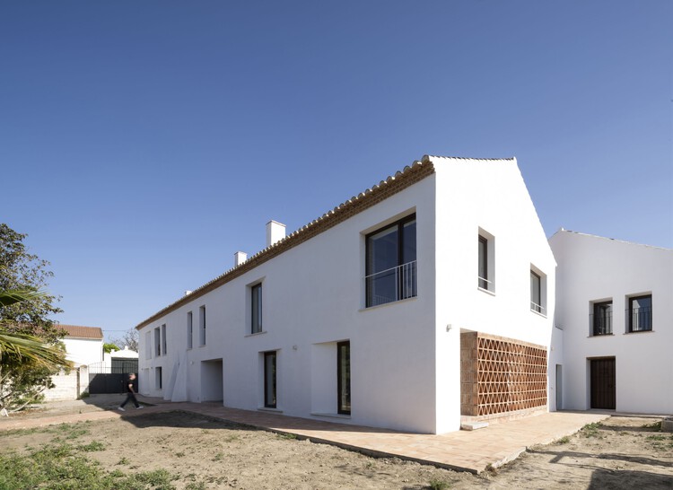 Cortijo Belicena / ROOM ARQUITECTOS + Хуан Гарсиа Нофуэнтес и Розер Мартинес - Фотография экстерьера, окна, фасад