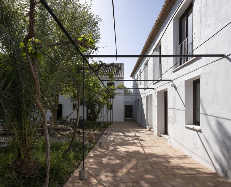 Cortijo Belicena / ROOM ARQUITECTOS + Хуан Гарсиа Нофуэнтес и Розер Мартинес - Фотография экстерьера, окна, фасад