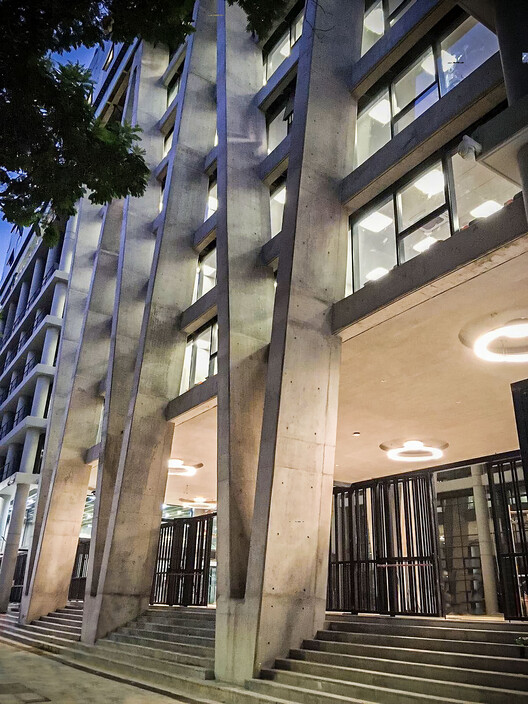 Главный корпус кампуса UADE / Oficina Urbana |  Конверти + де Марко |  Arquitectos - Фотография интерьера, фасада