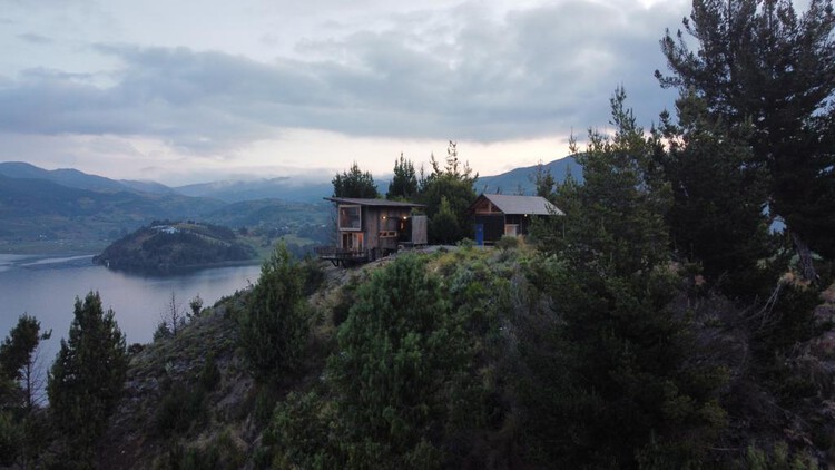 Punta Casitas Cabin 1 / Yemail Arquitectura - Экстерьерная фотография, Набережная, Лес