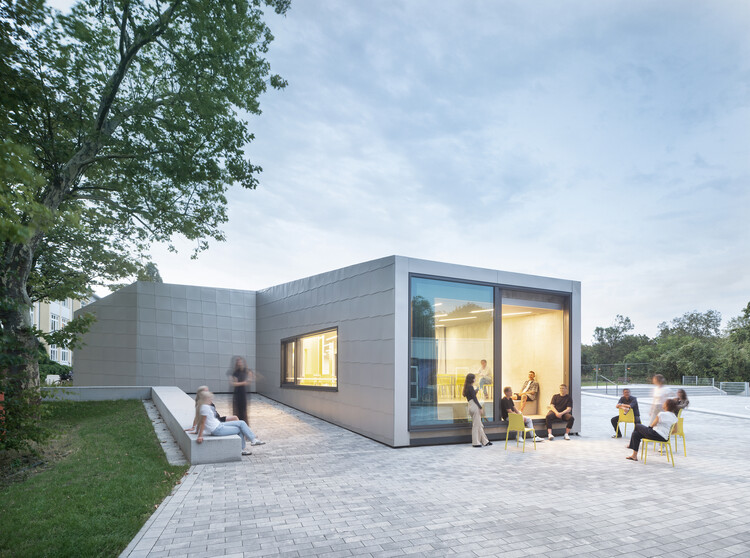 Пристройка школы Йоханны-Эк / Kersten Kopp Architekten - Фотография экстерьера, фасад, окна