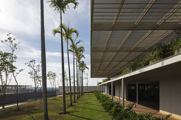 Фитнес-центр / Capote Marcondes Longo Arquitetura e Urbanismo - Экстерьерная фотография, сад