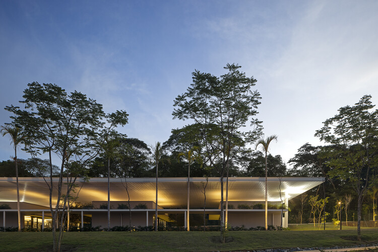 Фитнес-центр / Capote Marcondes Longo Arquitetura e Urbanismo - Экстерьерная фотография