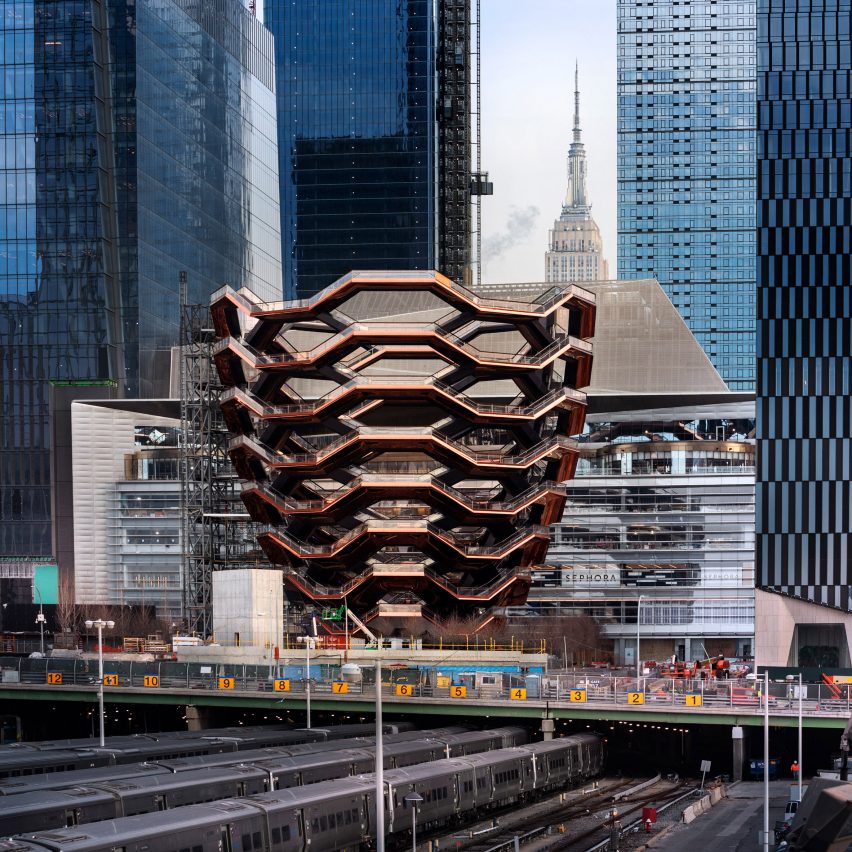 Сосуд от студии Heatherwick
