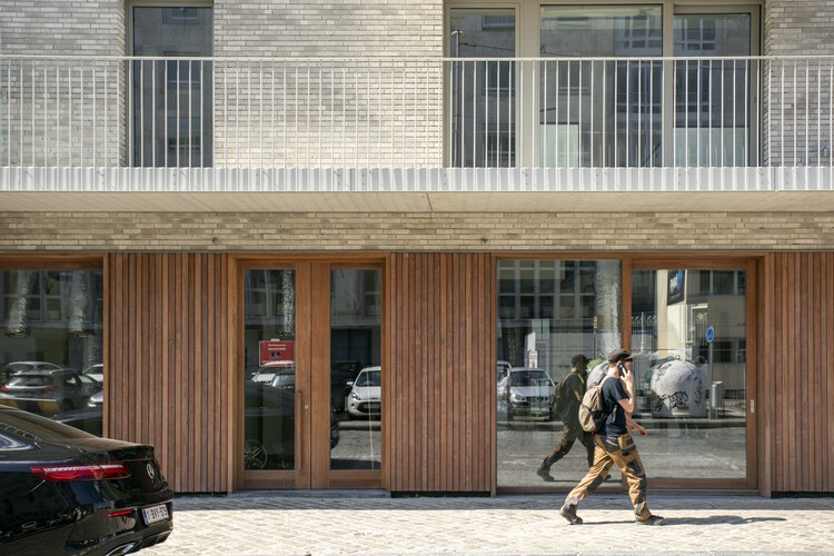Cockerill Apartments / Olivier Fourneau Architects - Фотография интерьера, окна, двери, фасад