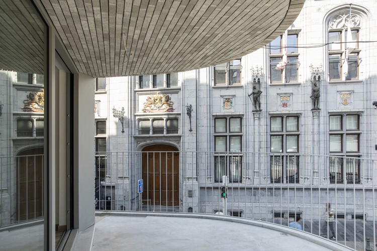 Cockerill Apartments / Olivier Fourneau Architects - Фотография интерьера, окна, фасад, арка, колонна, аркада