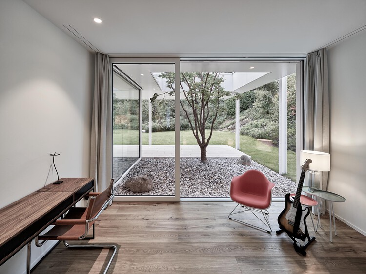 Вилла Альтегг / Urben Seyboth Architekten - Фотография интерьера, стул