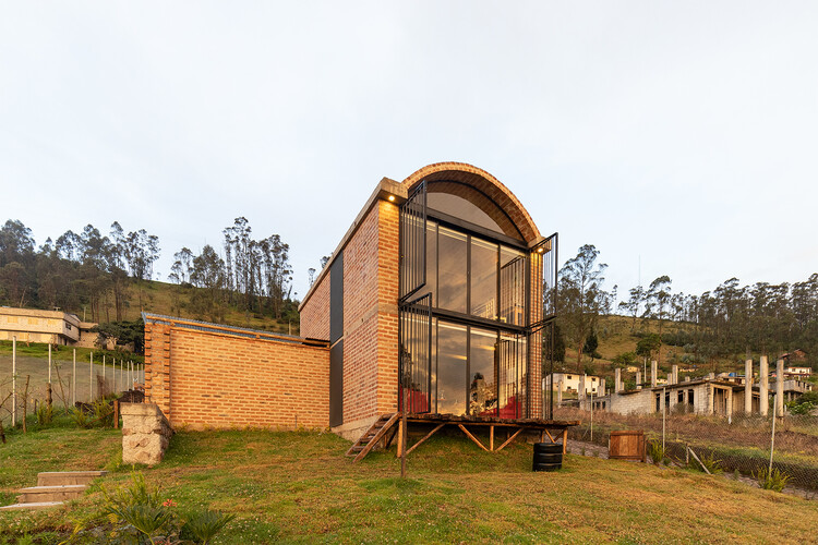 Дом с хлебной печью / Taller General + ERDC arquitectos — Экстерьерная фотография