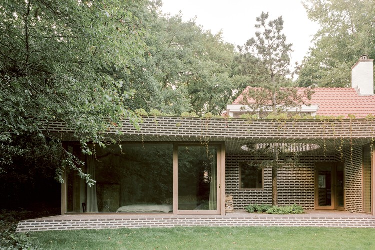 BD House / Space Encounters + Studio Vincent Architecture - Фотография экстерьера, дверь