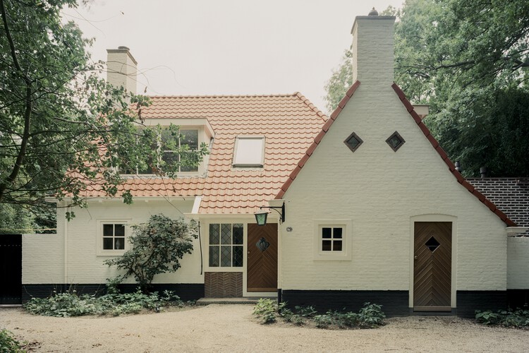 BD House / Space Encounters + Studio Vincent Architecture - Экстерьерная фотография, окна, двери, фасад