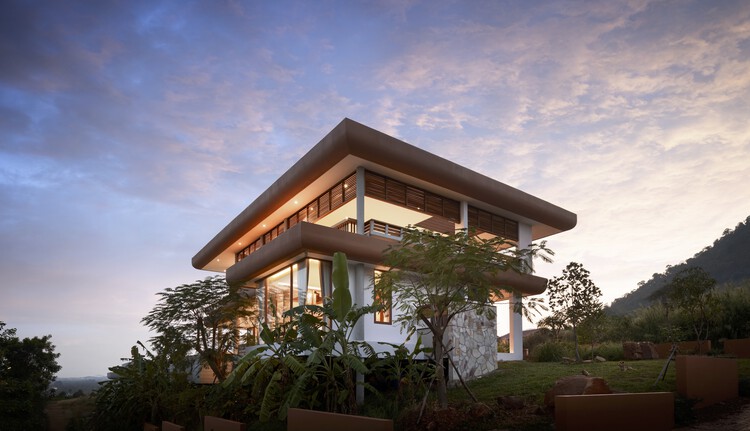 Дом Дамнак Сория / Re: Edge Architecture - Фотография экстерьера, окна, фасад