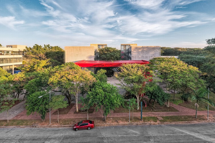 Международный вещательный центр Университета Сан-Паулу (CDI-USP) / Onze arquitetura - Экстерьерная фотография