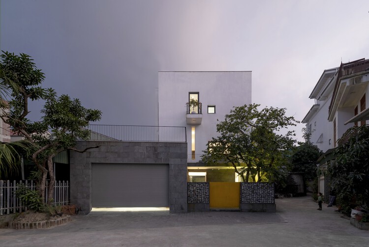 HT House / 007studio - Фотография экстерьера, окна, фасад
