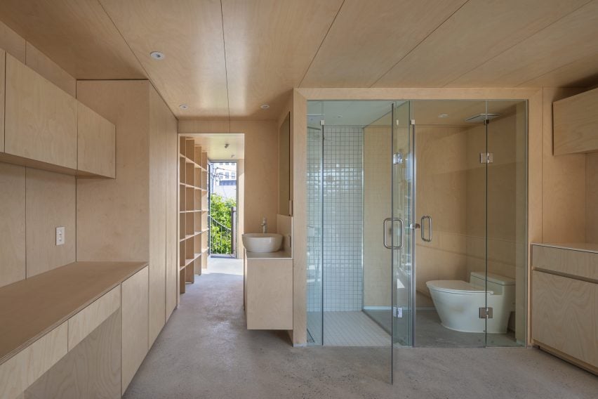 Деревянный интерьер кабинета от YounghanChung Architects