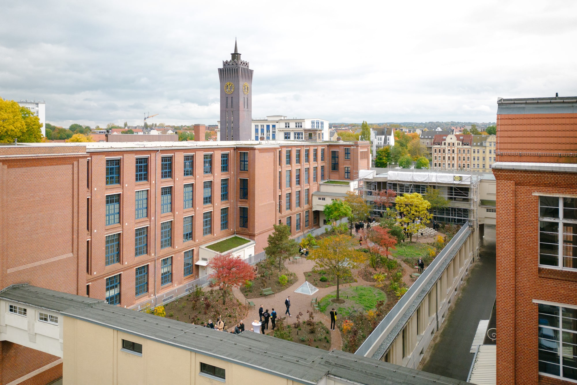 Сад на крыше Wirkbau Chemnitz / Мейер-Гробрюгге