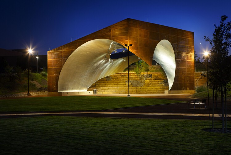 SkyRoom Community Square / McClain + Yu Architecture & Design — Фотографии экстерьера