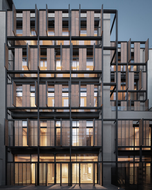 Paseo de Gracia 125 Ремонт здания / OAB - Фотография экстерьера, окна, фасад