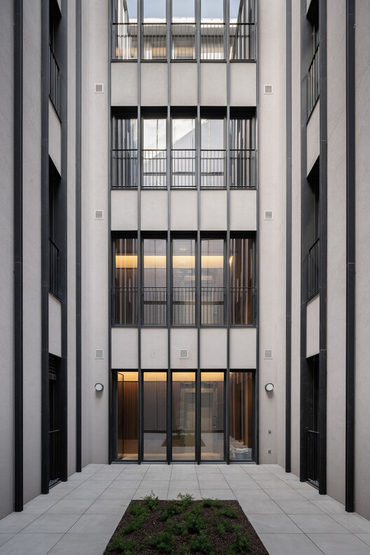 Paseo de Gracia 125 Ремонт здания / OAB - Фотография интерьера, окон, фасада