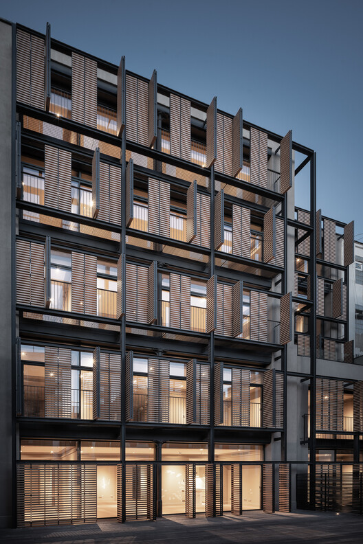 Paseo de Gracia 125 Ремонт здания / OAB - Фотография экстерьера, окна, фасад