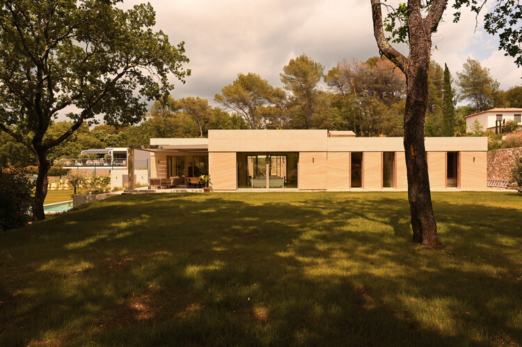 Le Clos Villa / Bancaù Architectes - Экстерьерная фотография, окна, сад