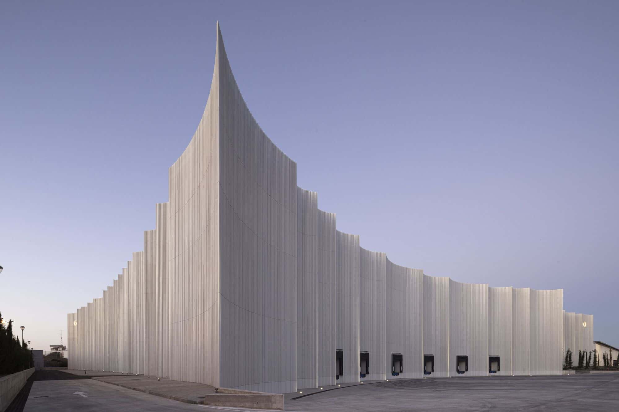 Новый складской логистический центр Mayoral / System Arquitectura