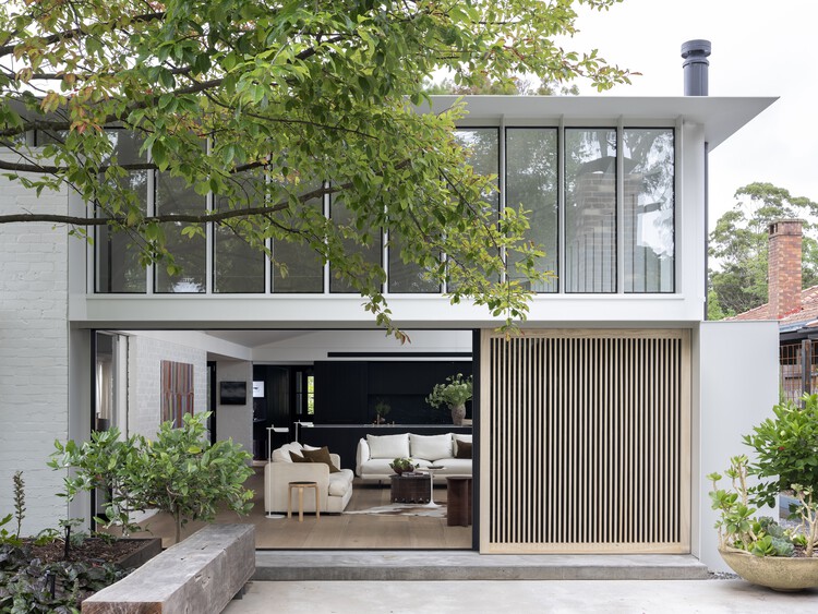Bowral House / Luke Moloney Architecture - Экстерьерная фотография, окна, фасад, двор
