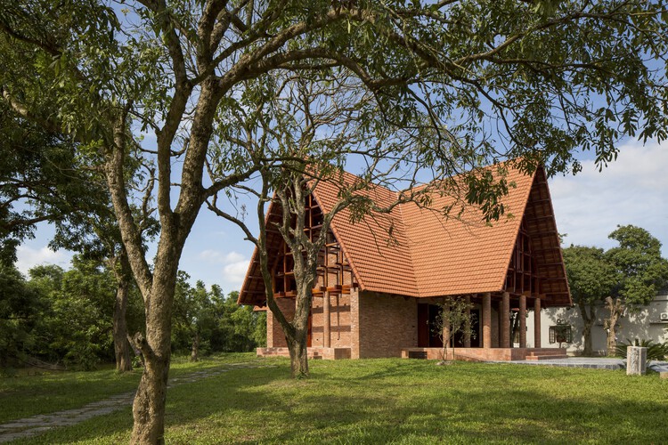Храм Мученика / Lestudioarchitects - Экстерьерная фотография, Окна