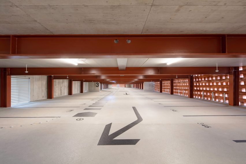 Интерьер автостоянки в Германии от Mono Architekten