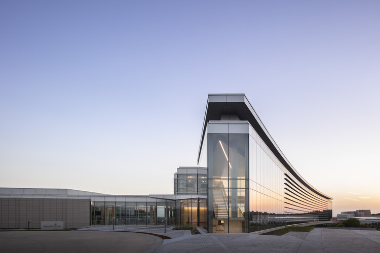 Штаб-квартира Ascendium Education Group / Flad Architects - Фотография экстерьера