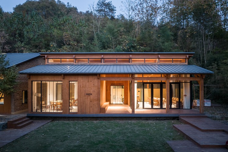 Станция Суйчжоу Баймэй / UP Architecture — Фотография экстерьера, окна, двери, фасад