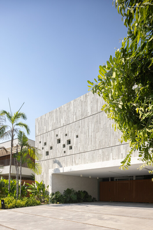 Дом теней / Laurent Troost Architectures - Фотография экстерьера, фасад